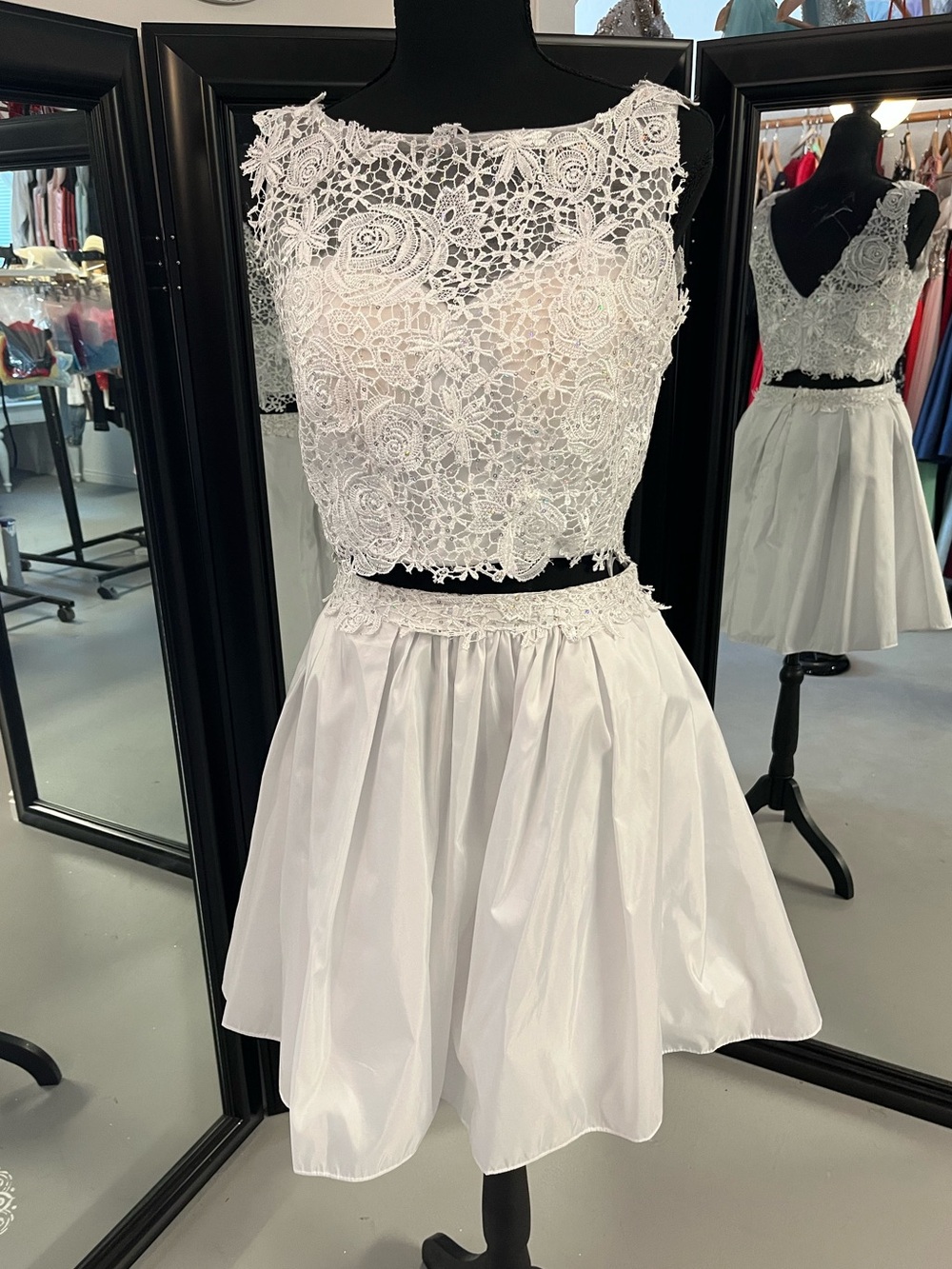 White Lace Crop Top & Full Skirt Prom Dress - Elegant Two-Piece